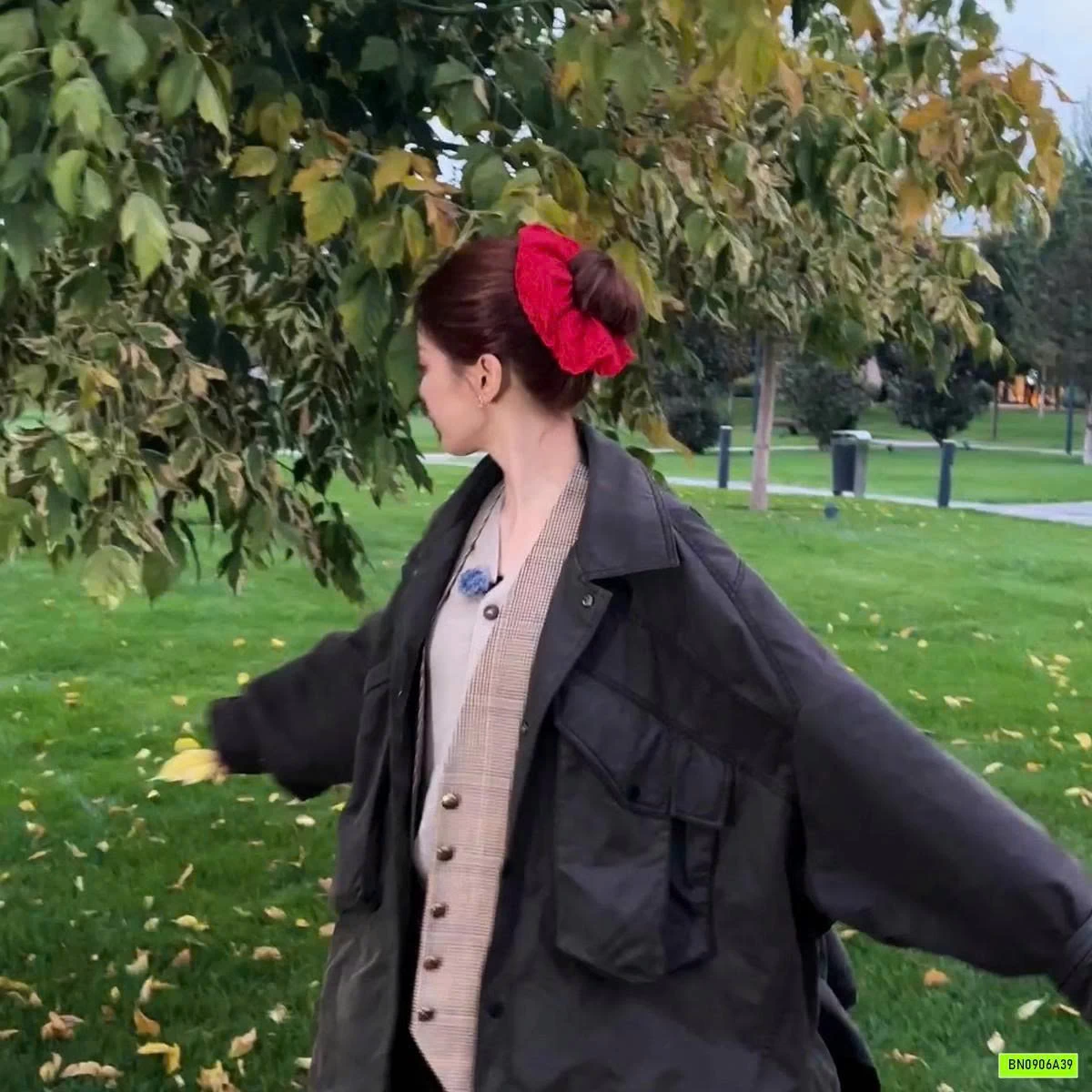 SÉT 3 DÂY BUỘC TÓC REN ĐỎ