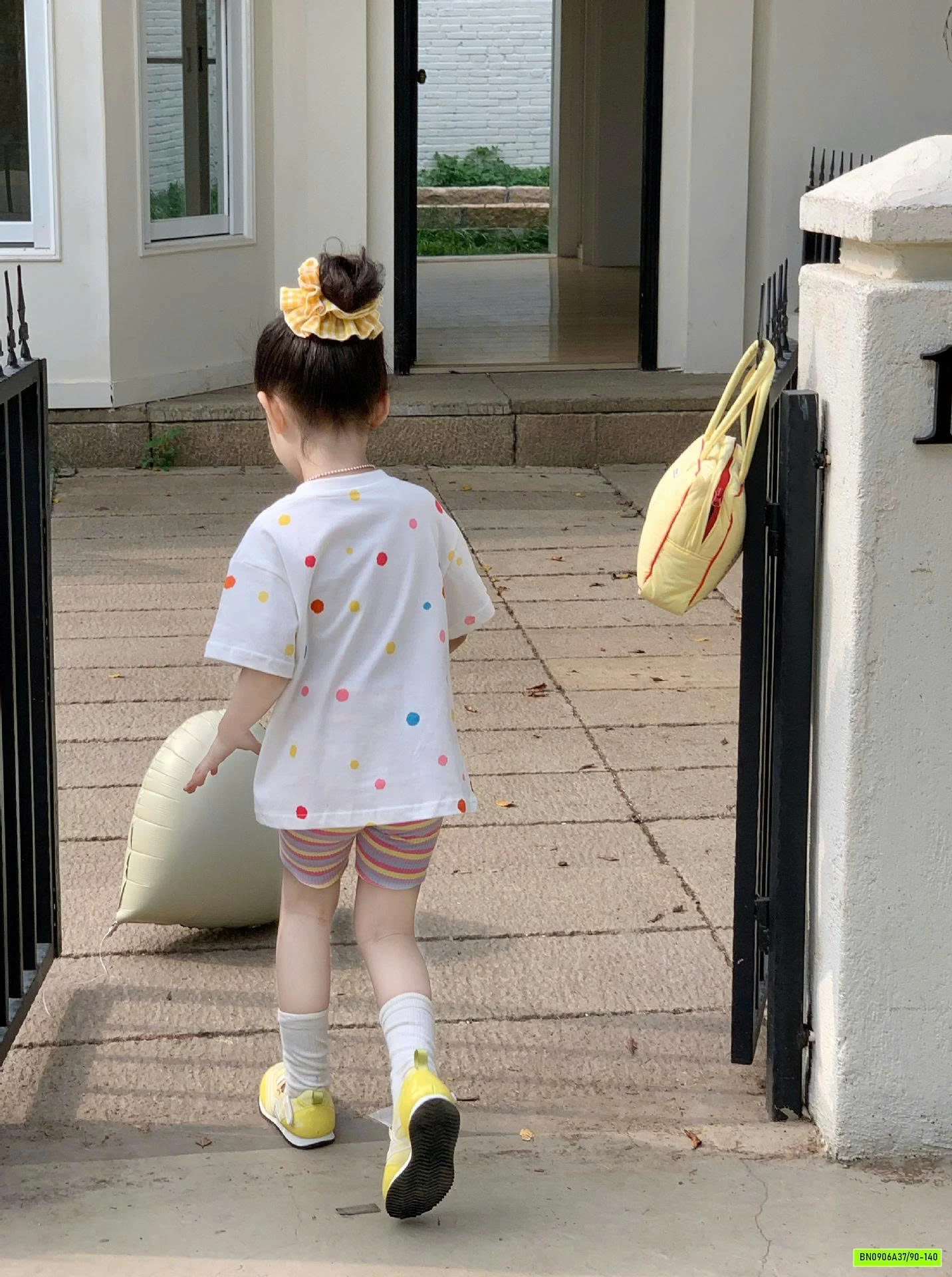 ÁO CHẤM BI MIX LEGGING SẮC MÀU