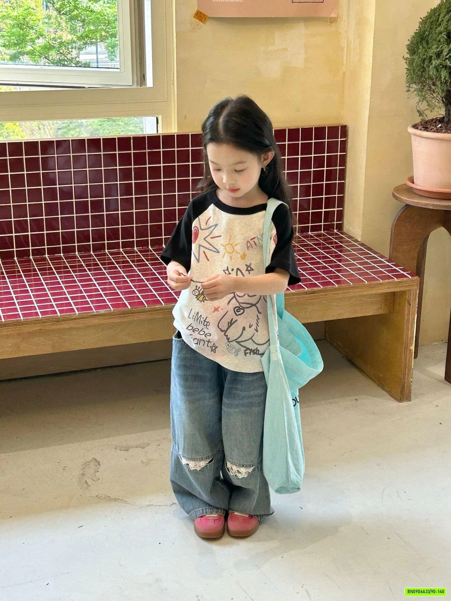 AO HÌNH PHỐI MÀU TAY MIX JEANS SUÔNG