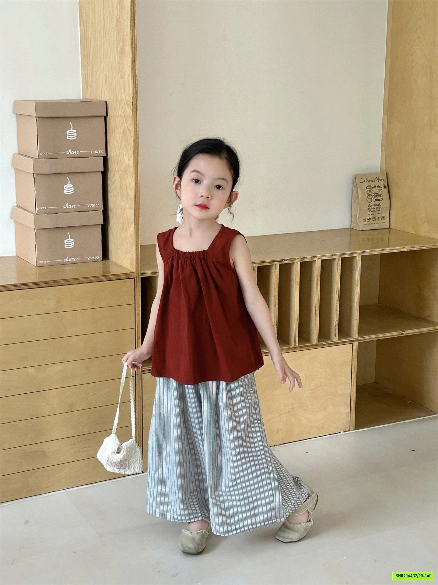 ÁO BBD ĐỎ MIX QUẦN SUÔNG SỌC