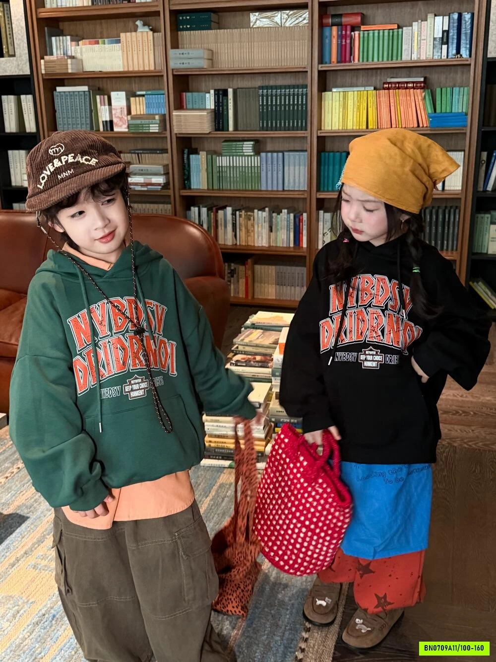 HOODIE TÚI TRƯỚC IN CHỮ KUMAI