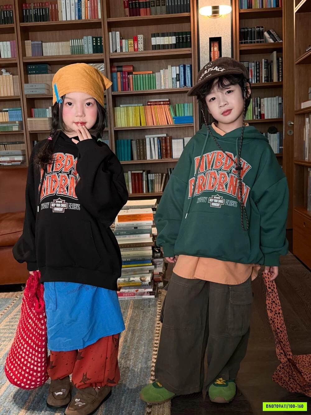 HOODIE TÚI TRƯỚC IN CHỮ KUMAI