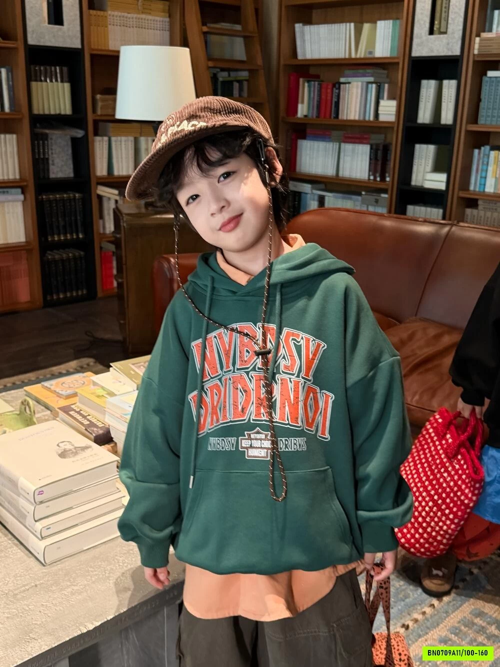 HOODIE TÚI TRƯỚC IN CHỮ KUMAI