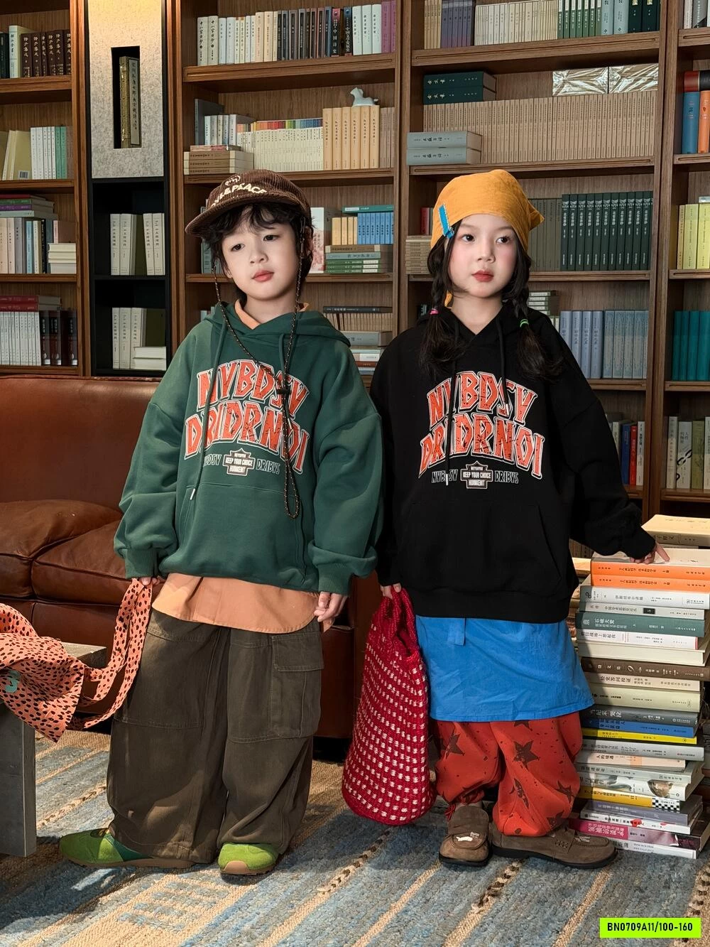 HOODIE TÚI TRƯỚC IN CHỮ KUMAI