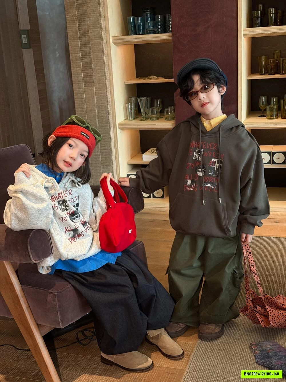 HOODIE NỈ TÚI TRƯỚC IN HÌNH KUMAI