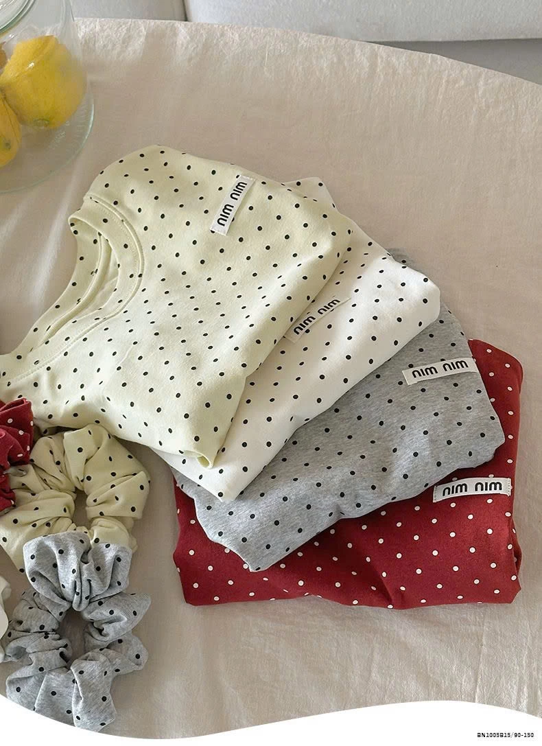 ÁO THUN CHẤM BI RÚT EO