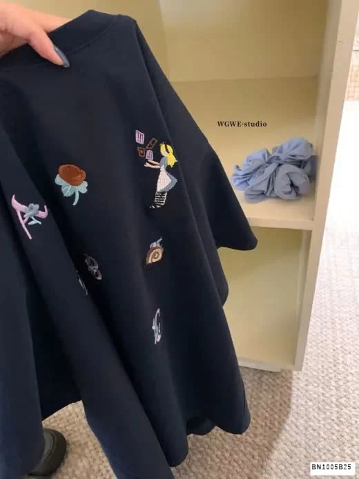 ÁO PHÔNG CỔ TRÒN HOẠ TIẾT WGWE