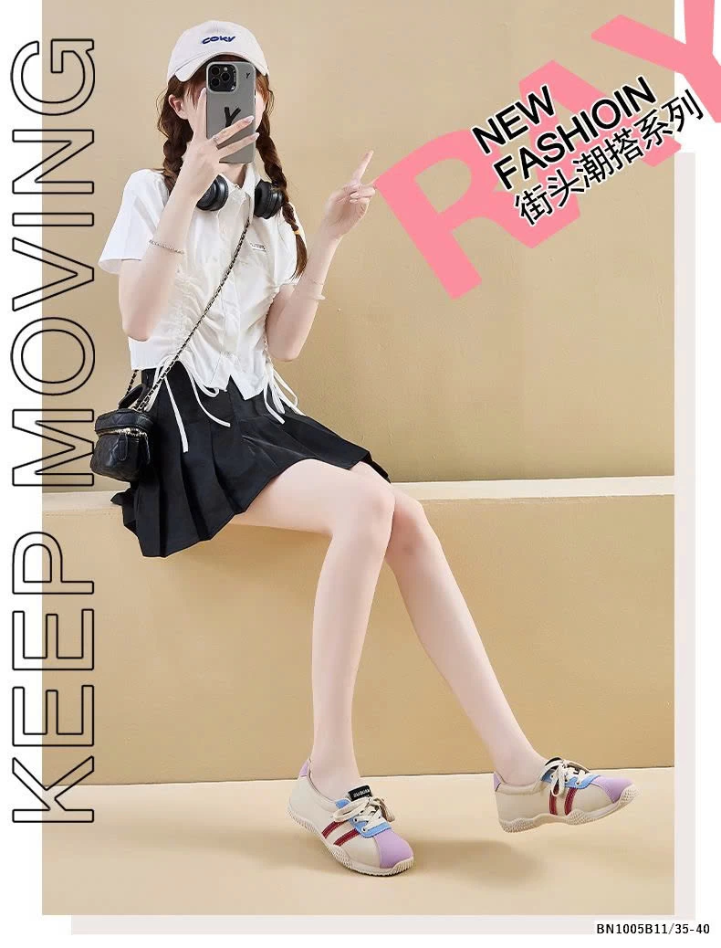 GIÀY THỂ THAO PHỐI MÀU ĐẾ ĐINH