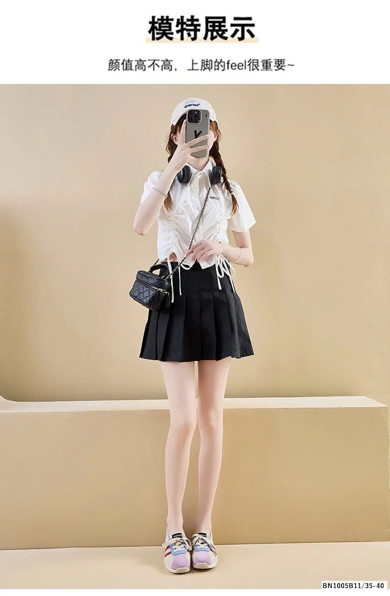 GIÀY THỂ THAO PHỐI MÀU ĐẾ ĐINH