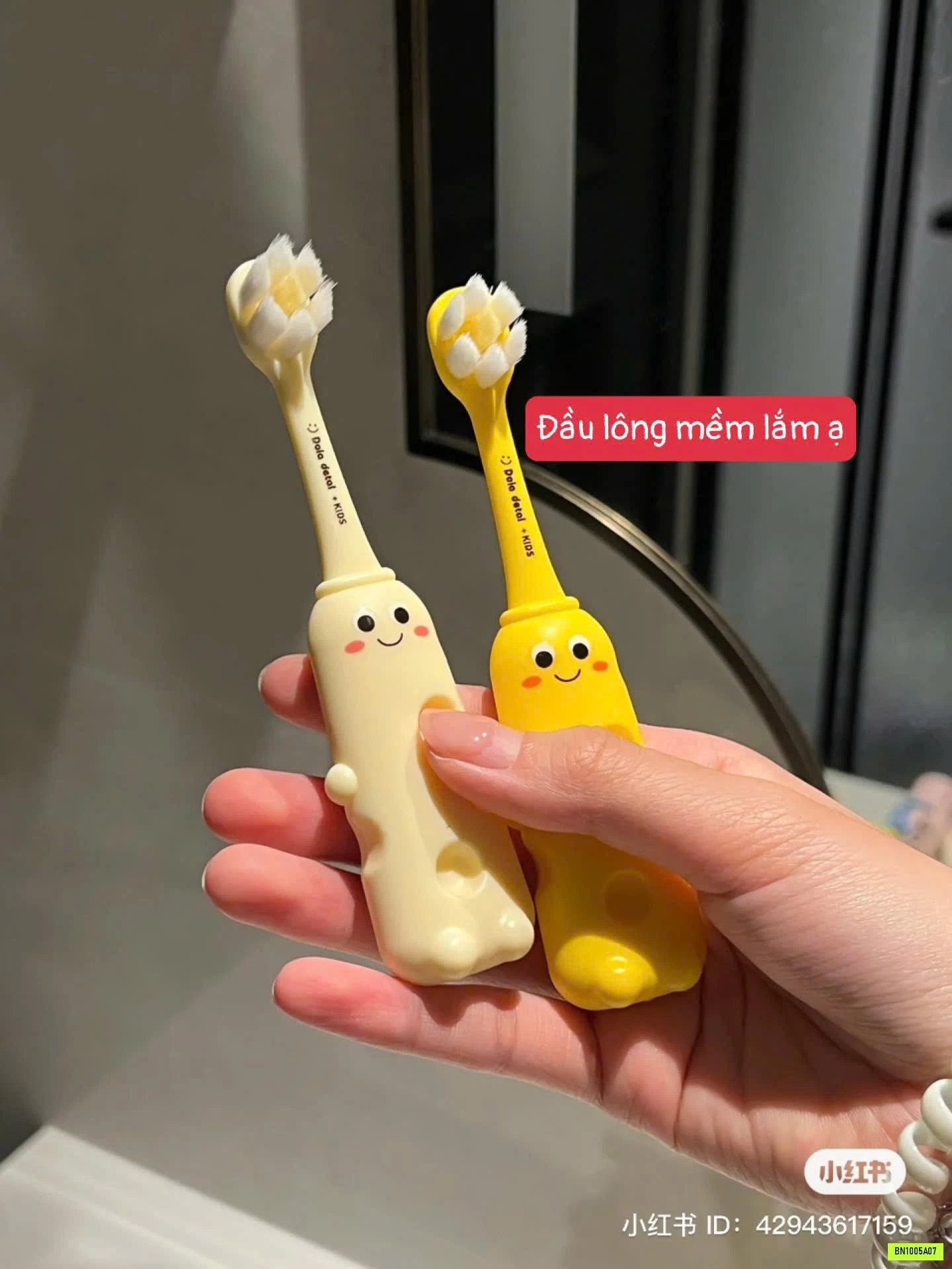 SÉT 2 BÀN CHẢI PHOMAI KUTE