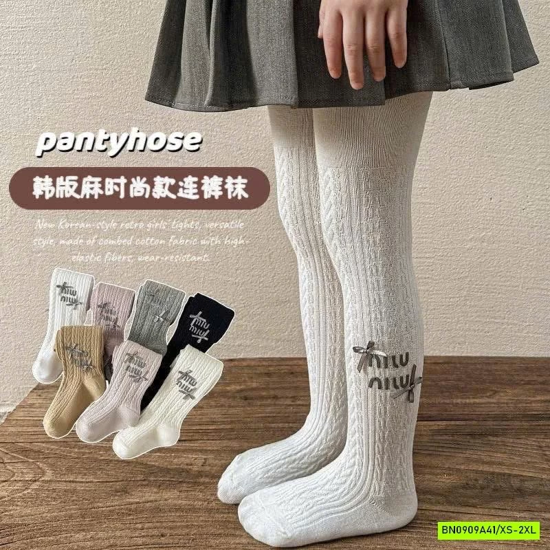 QUẦN TẤT MIU MIU GẮN NƠ