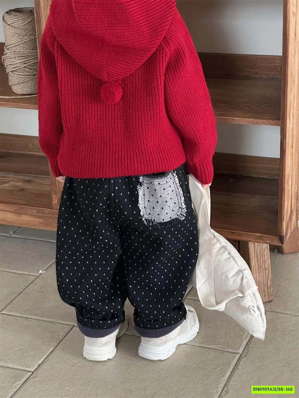 KHOÁC LEN LIỀN MŨ