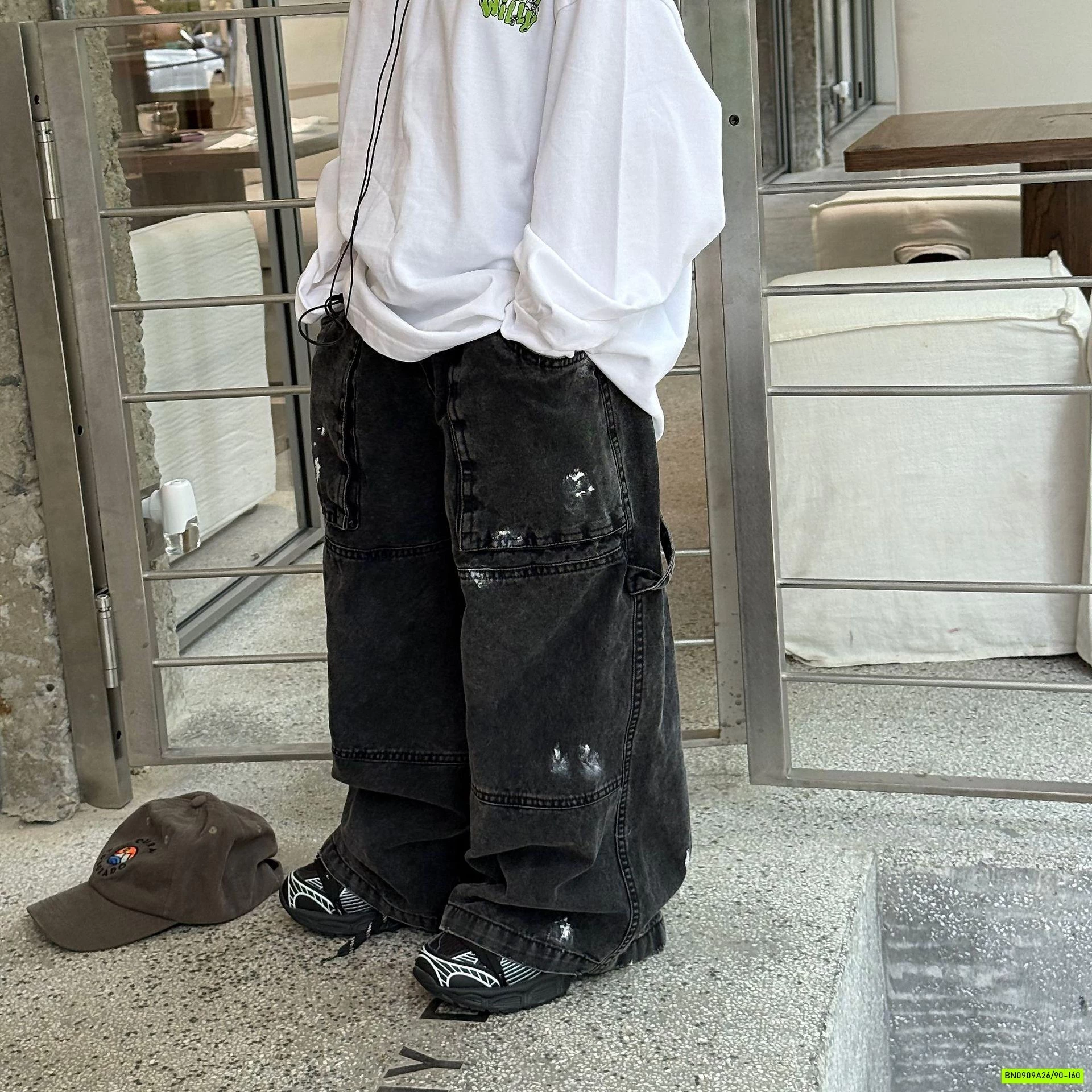 QUẦN JEANS ĐEN TÚI HỘP RÁCH CÁ TÍNH