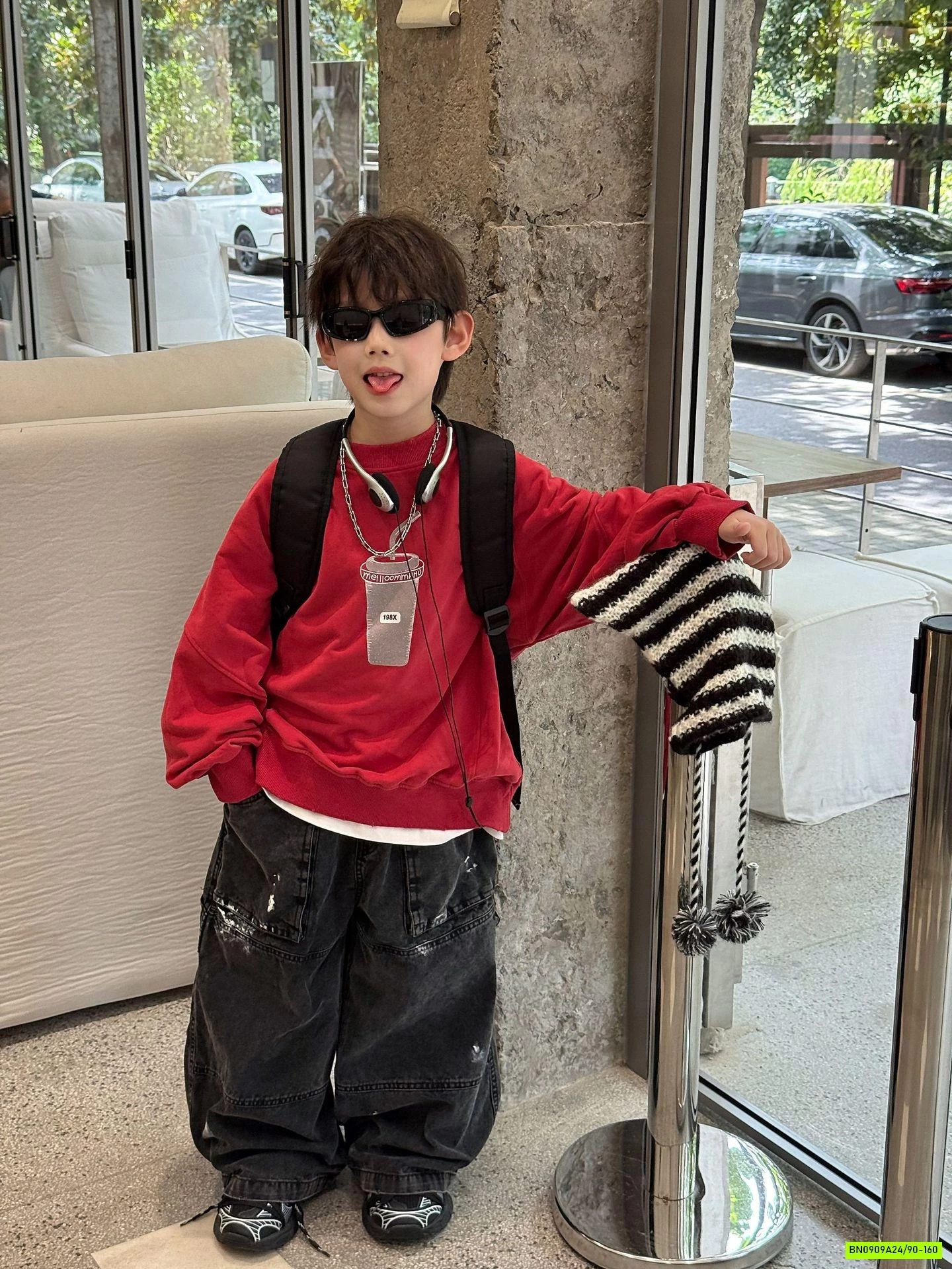 ÁO NỈ ĐỎ IN HÌNH CỐC