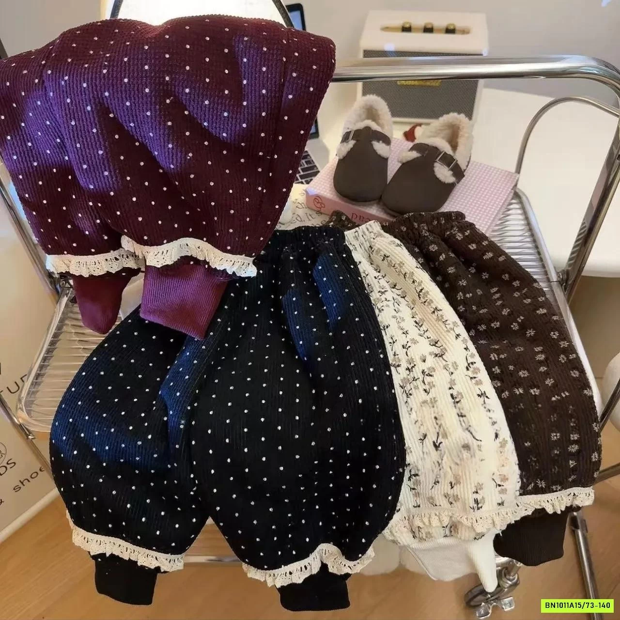 QUẦN BOM NHUNG HOA NHÍ LÓT LÔNG CỪU