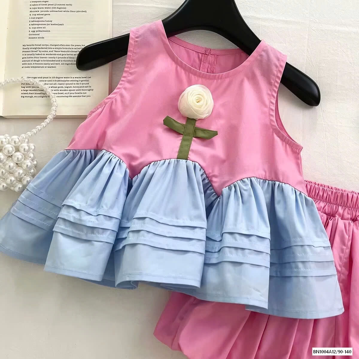 SÉT ÁO GẮN HOA QUẦN BÍ