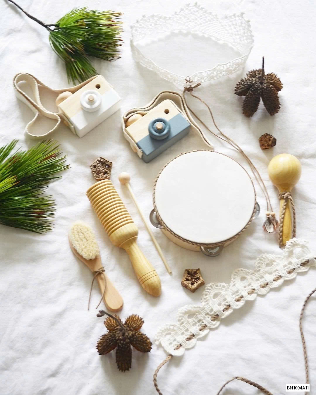 MÁY ẢNH GỖ PHỤ KIỆN XINH