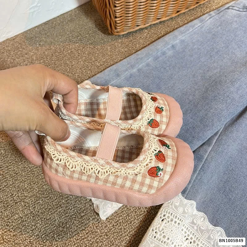 GIÀY TẬP ĐI DÂU TÂY