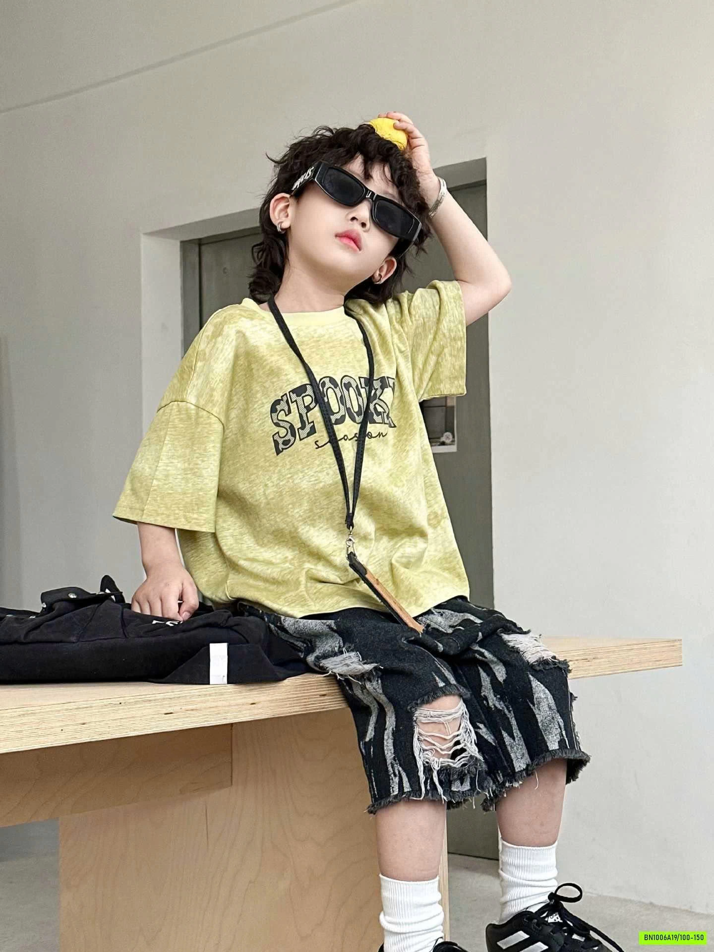 ÁO VÀNG LOANG MIX SHORT JEANS RÁCH