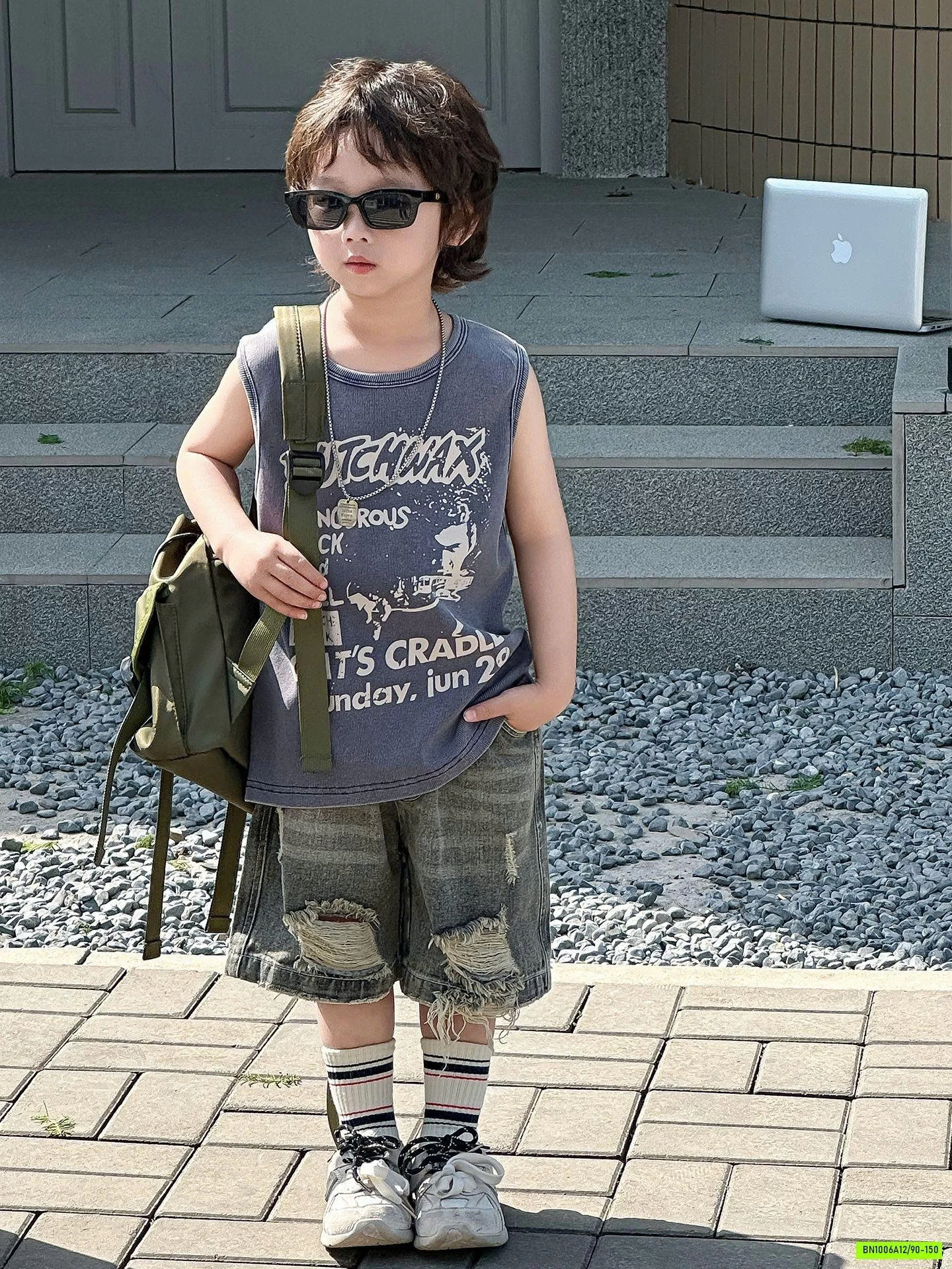 ÁO SÁT NÁCH IN HÌNH BẠC MÀU