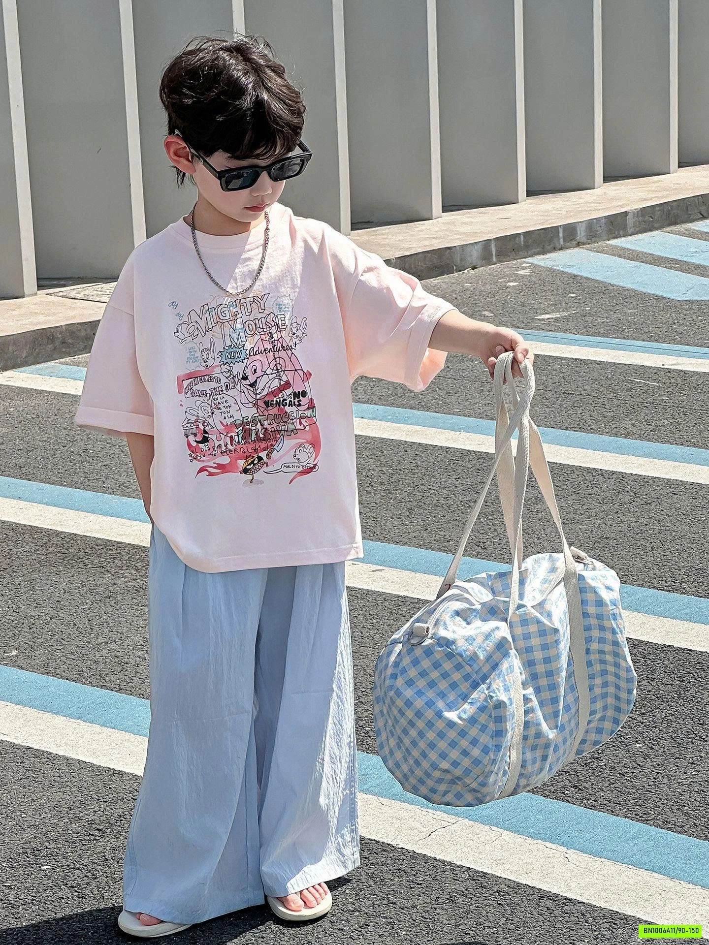 ÁO HỒNG MIX QUẦN SUÔNG XANH