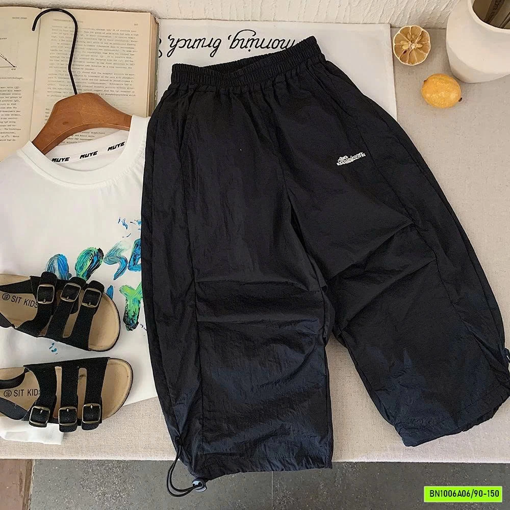 JOGGER GIÓ THÊU CHỮ