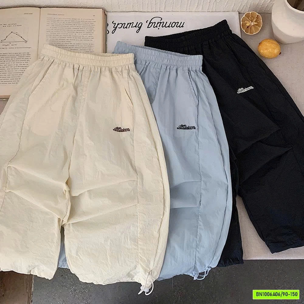 JOGGER GIÓ THÊU CHỮ