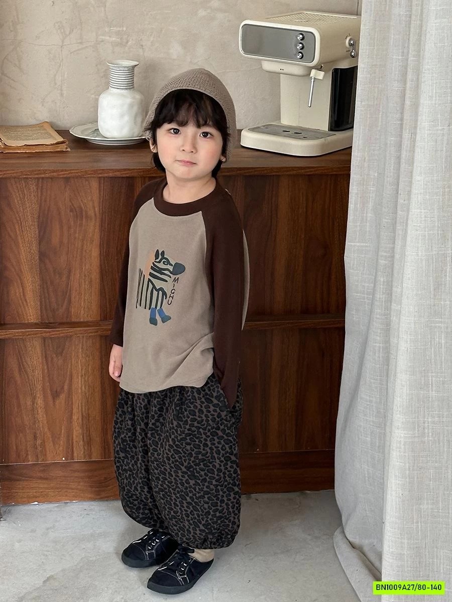 ÁO PHỐI MÀU TAY MIX QUẦN BOM