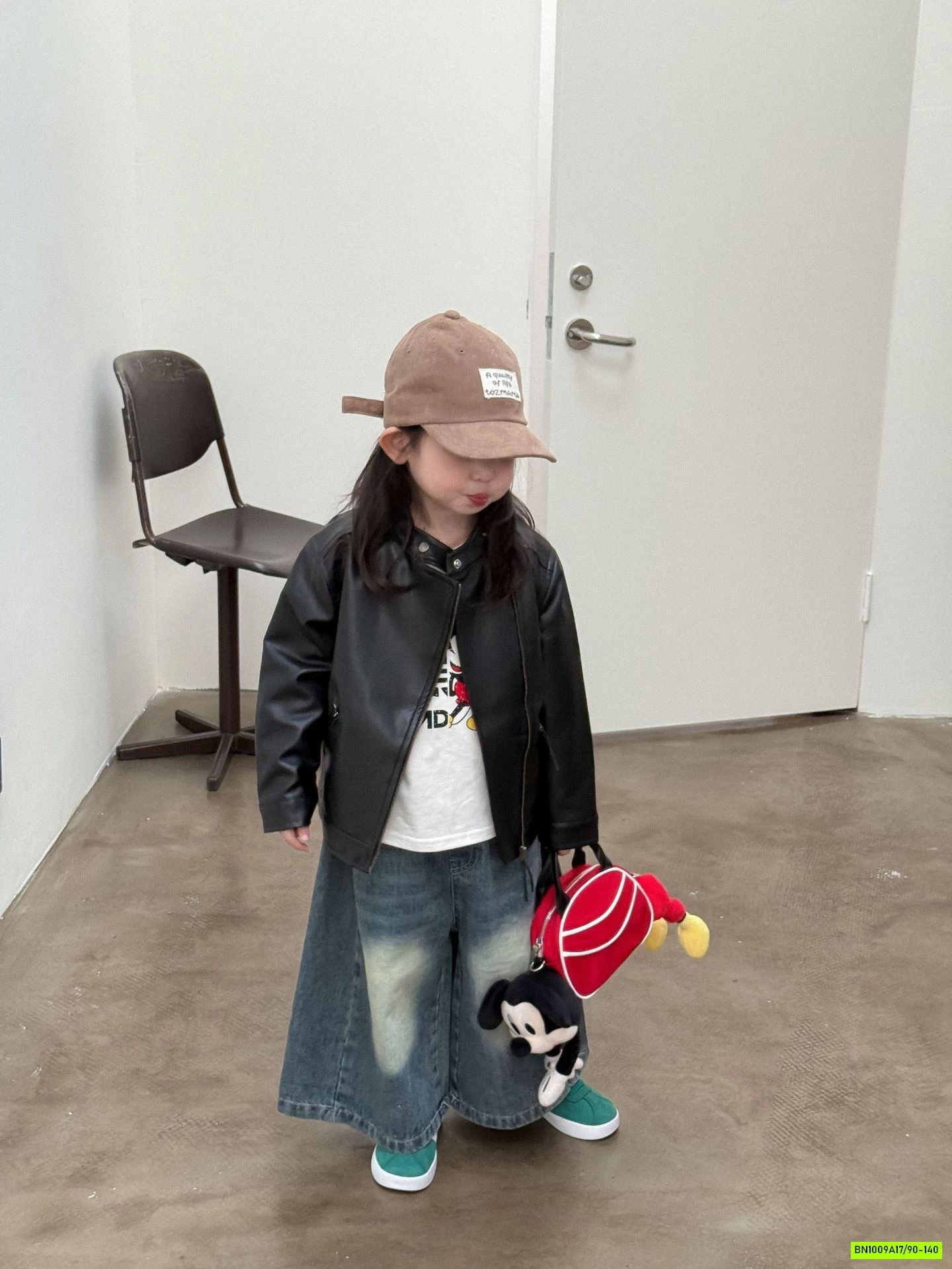 KHOÁC DA KHÓA CHÉO MIX JEANS ỐNG RỘNG