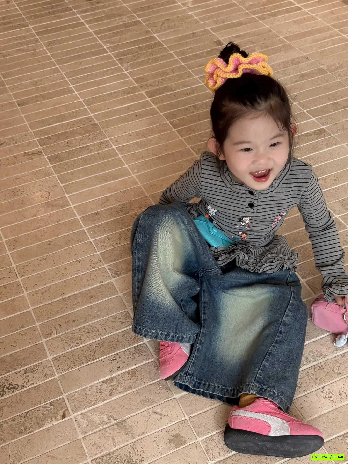 ÁO KẺ VIỀN BÈO MIX JEANS ỐNG RỘNG