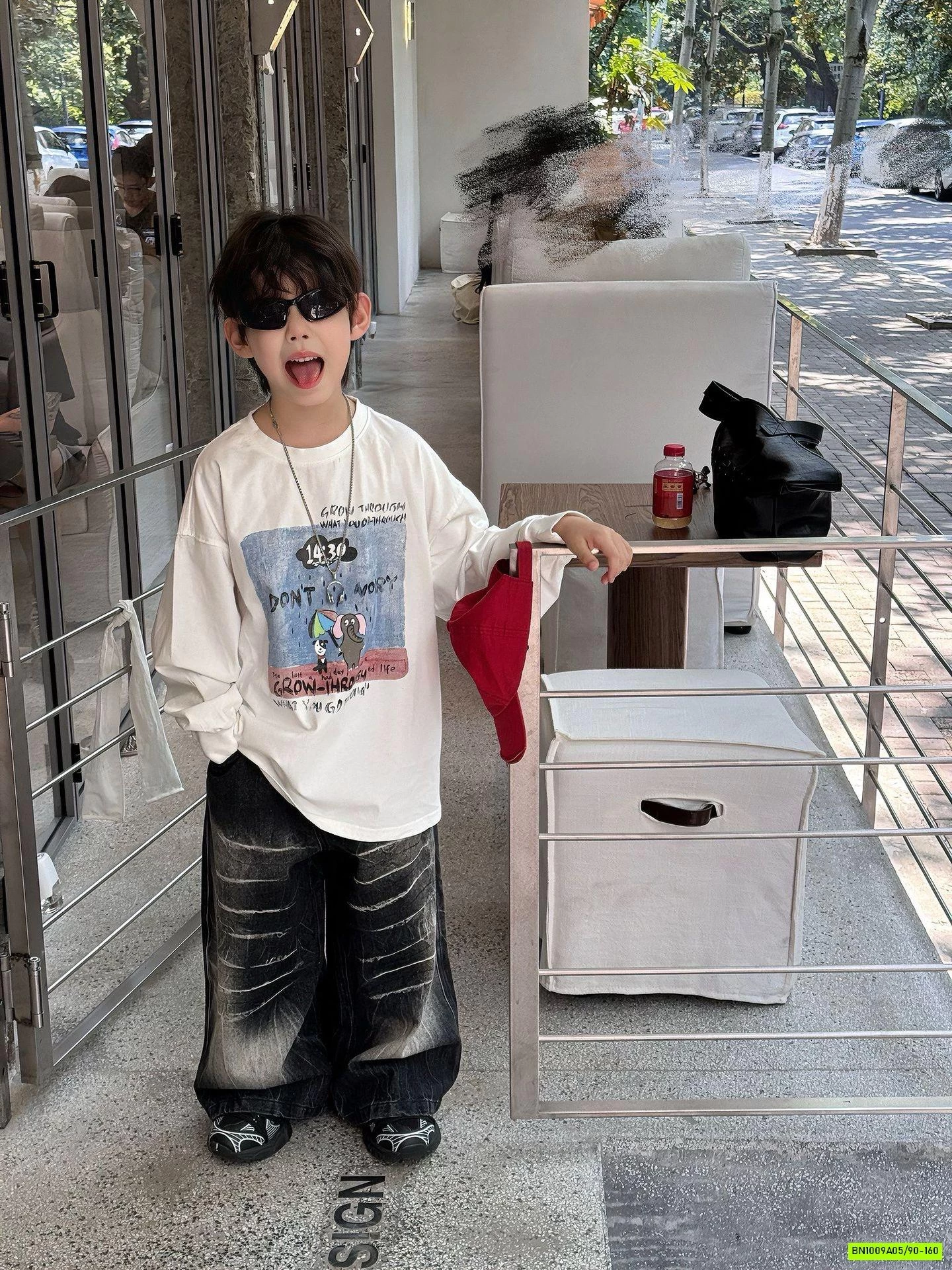 ÁO THUN IN HÌNH VÀ CHỮ NGHỘ NGHĨNH