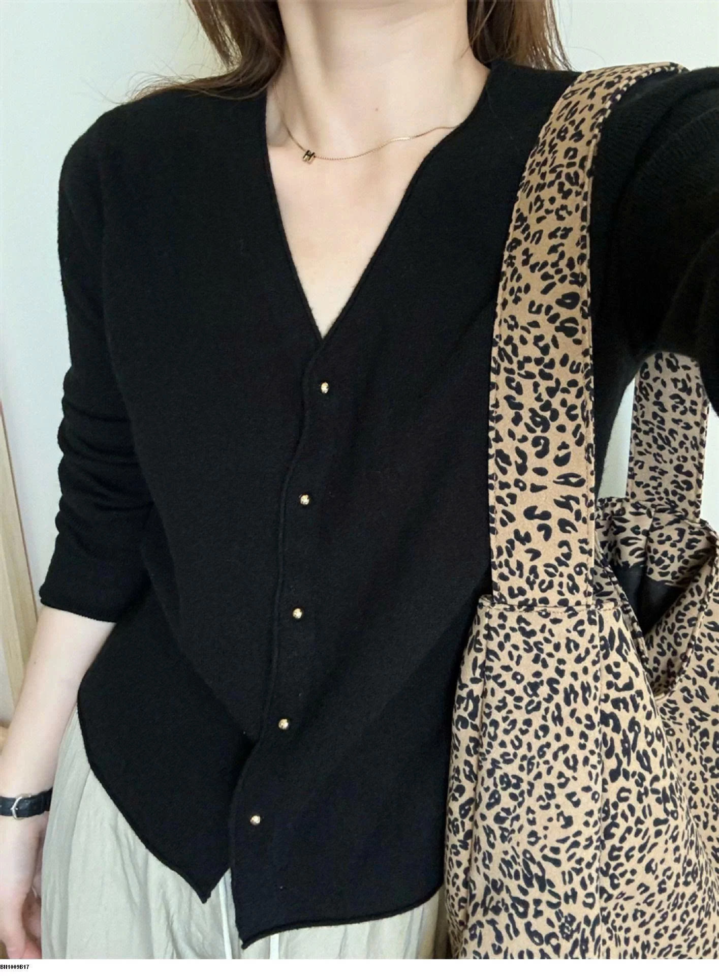 KHOÁC LEN MỎNG CỔ TIM