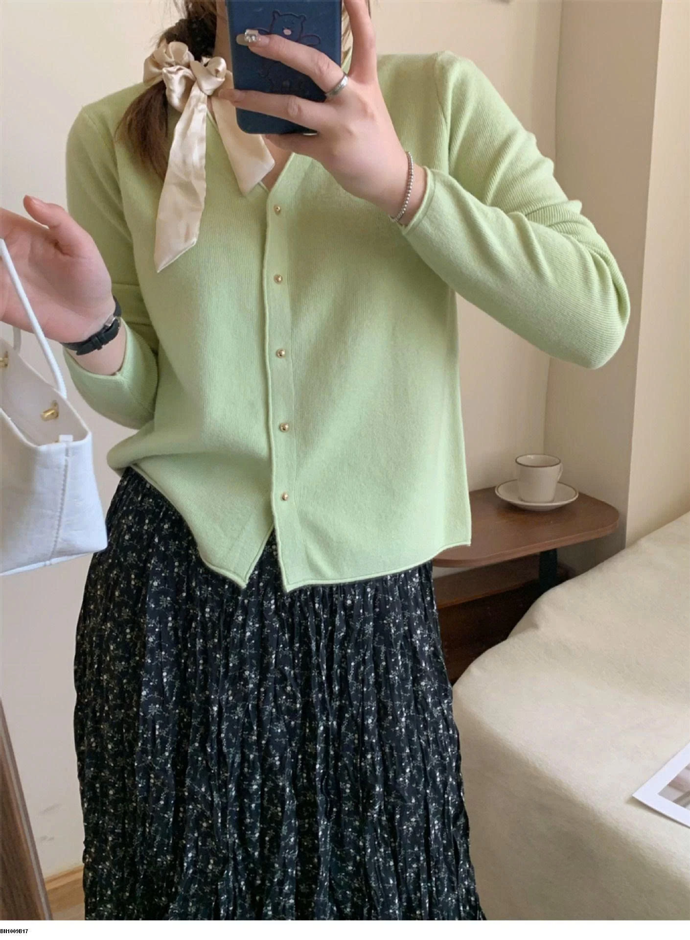 KHOÁC LEN MỎNG CỔ TIM