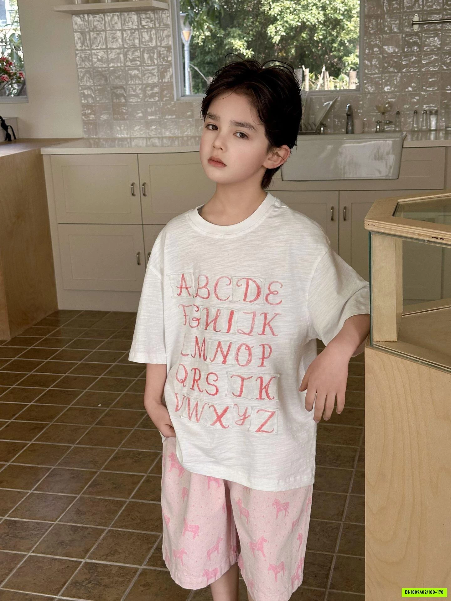 ÁO THUN TRẮNG IN CHỮ HỒNG HANYA