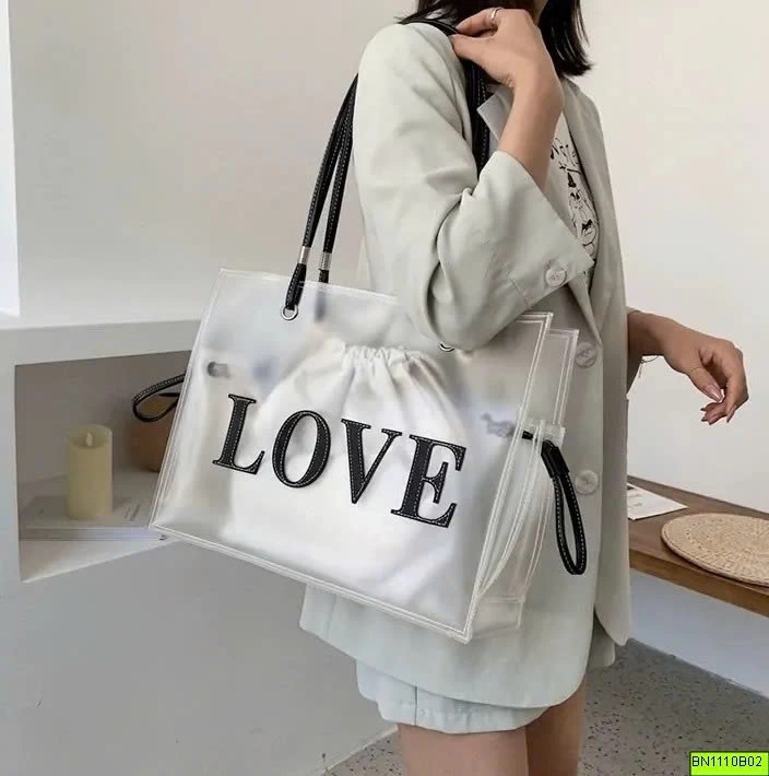 TÚI NHỰA ĐEO VAI IN CHỮ LOVE
