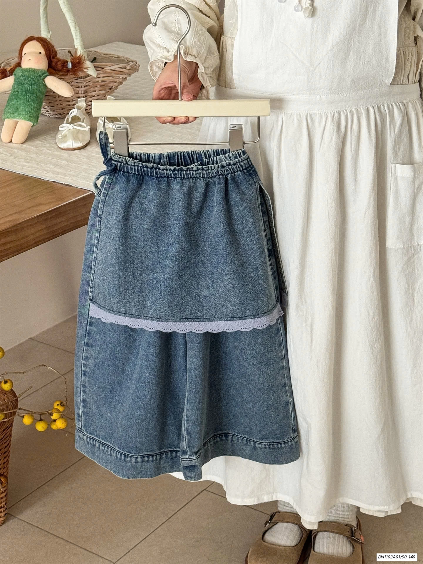 SÉT ÁO GÂN CỔ REN MIX JEANS SUÔNG