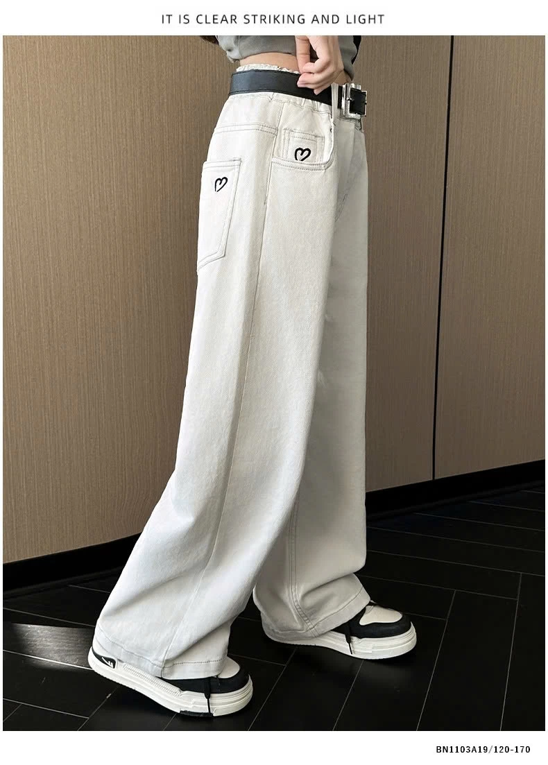 JEANS SUÔNG THÊU TRAI TIM TÚI