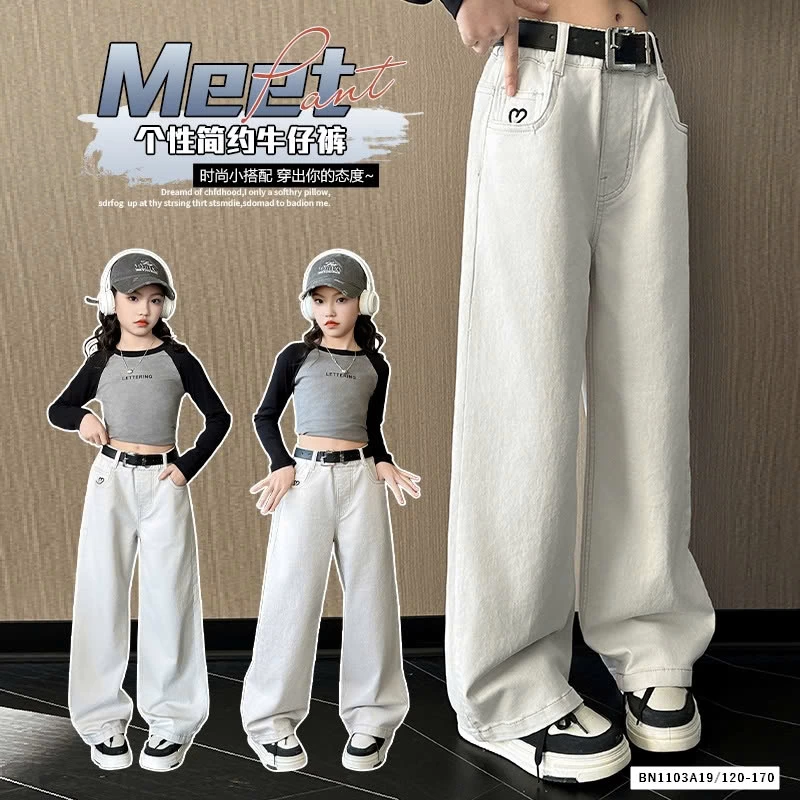 JEANS SUÔNG THÊU TRAI TIM TÚI