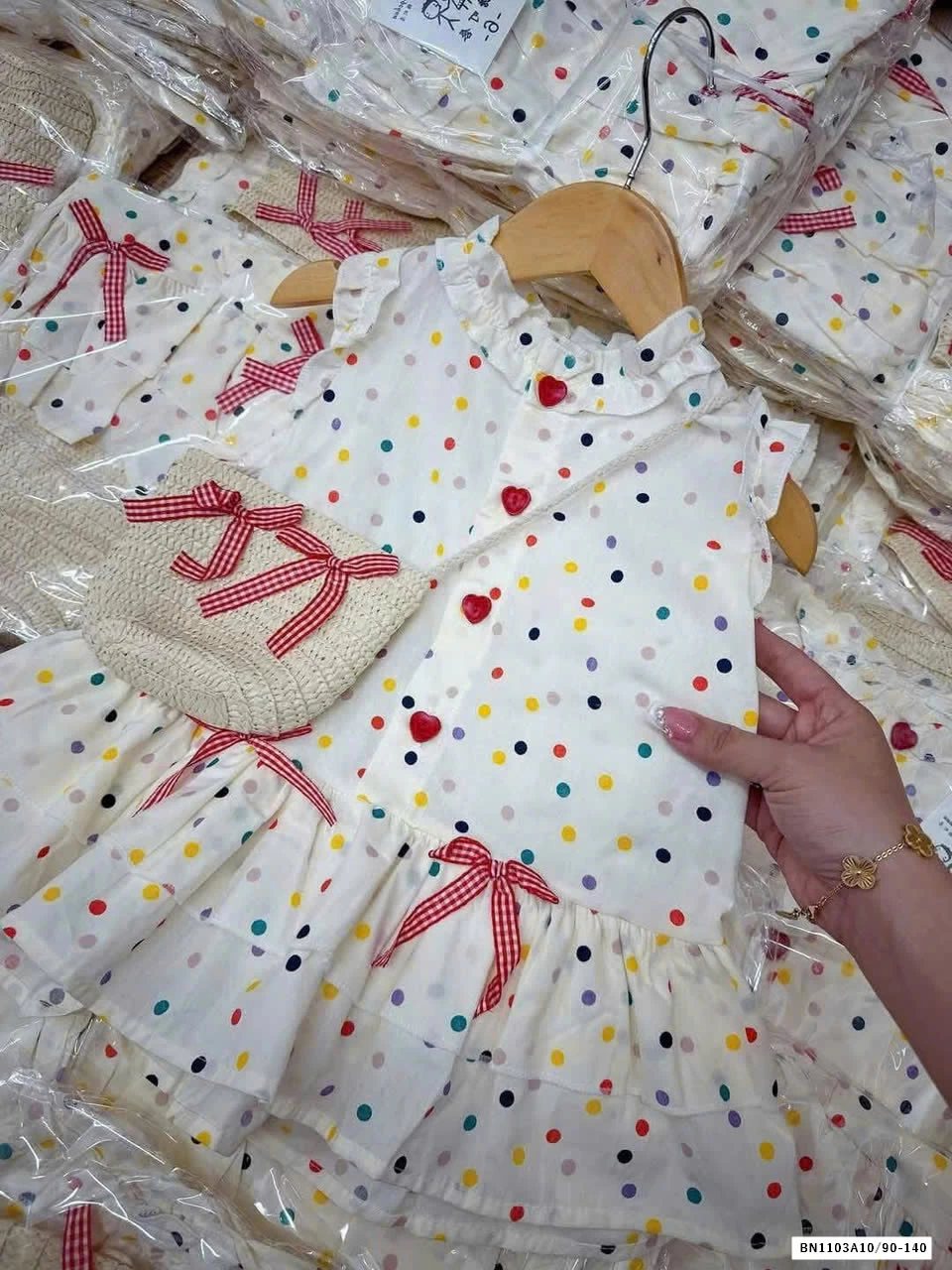 ĐẦM THÔ CHẤM BI VIỀN BÈO