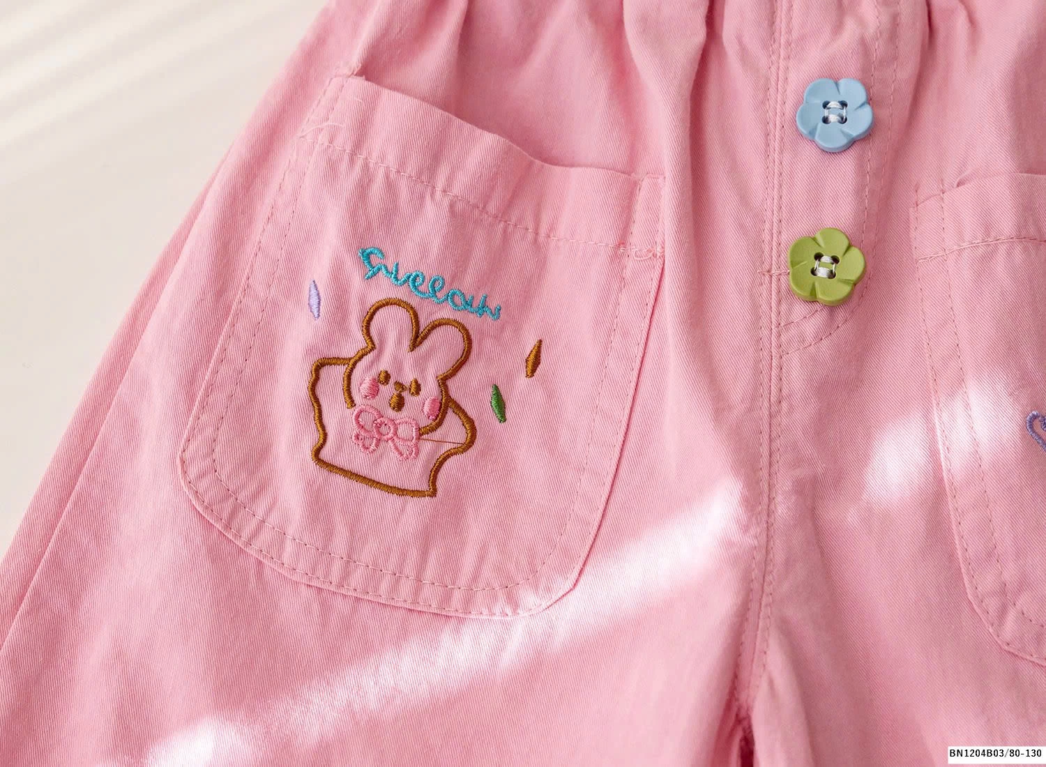 QUẦN SHORT CÚC MÀU TÚI THÊU THỎ