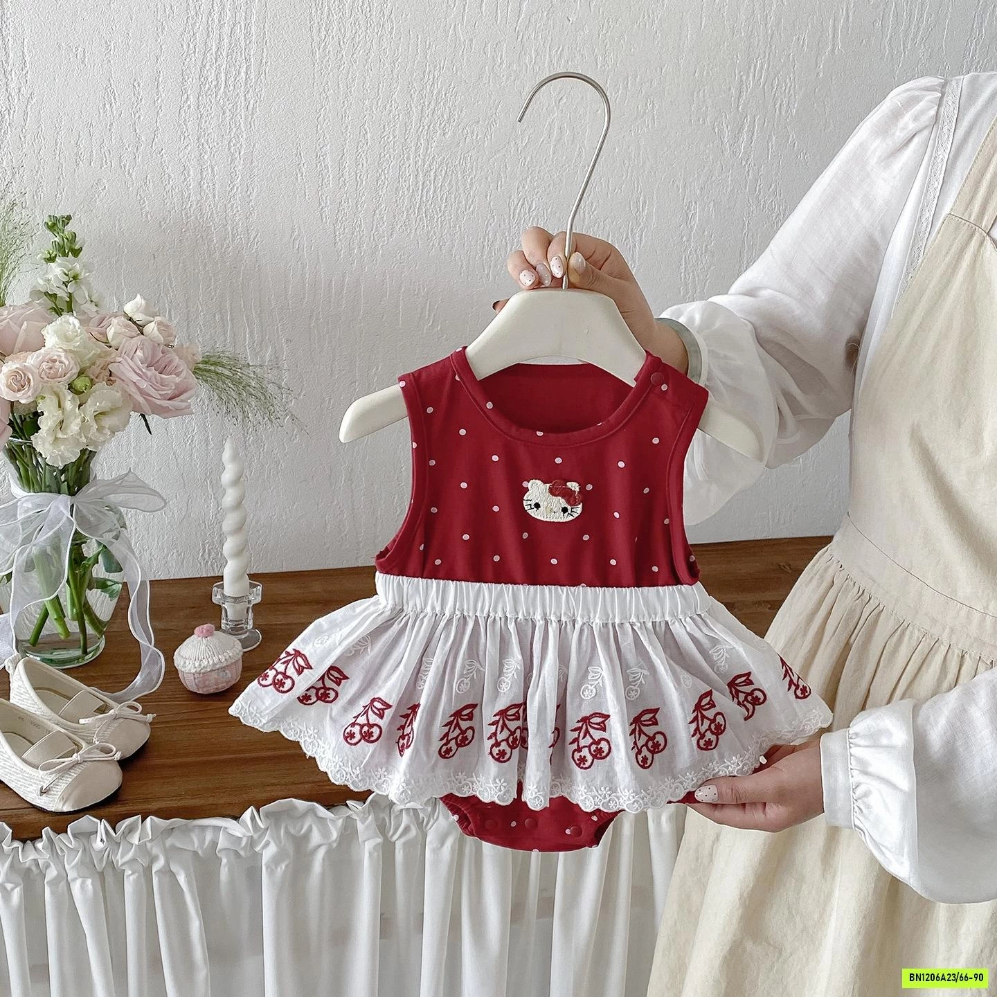 ROMPER ĐỎ KÈM CHÂN VÁY KITTY
