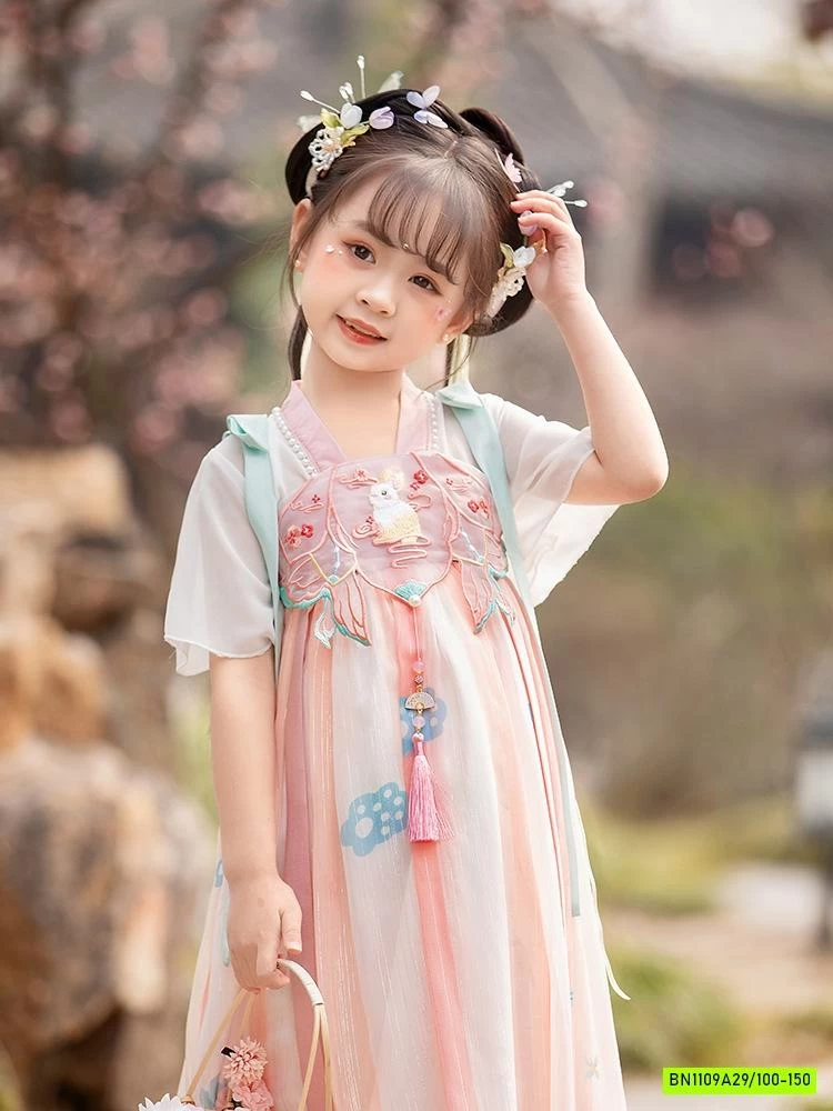 ĐẦM CỔ TRANG THÊU THỎ