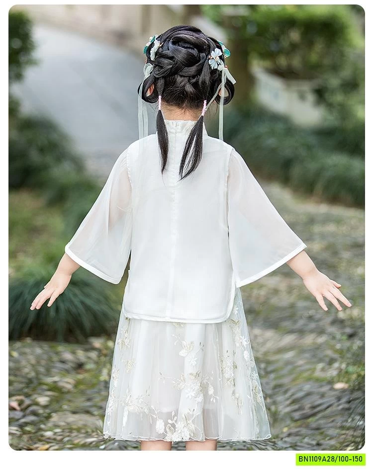 VÁY CỔ TRANG TRẮNG THÊU HOA