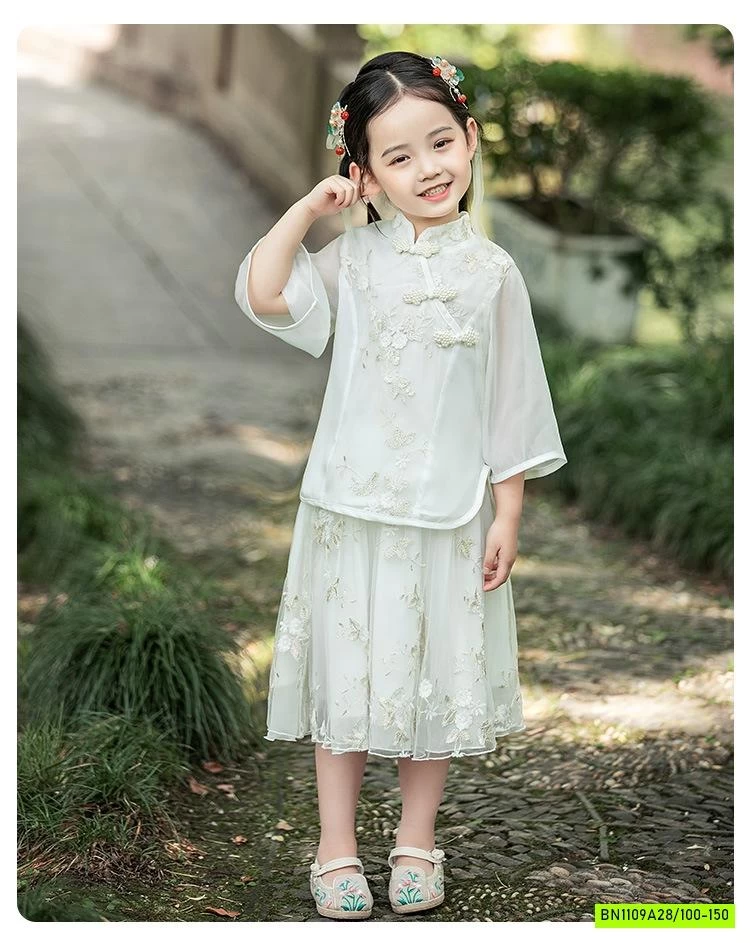 VÁY CỔ TRANG TRẮNG THÊU HOA