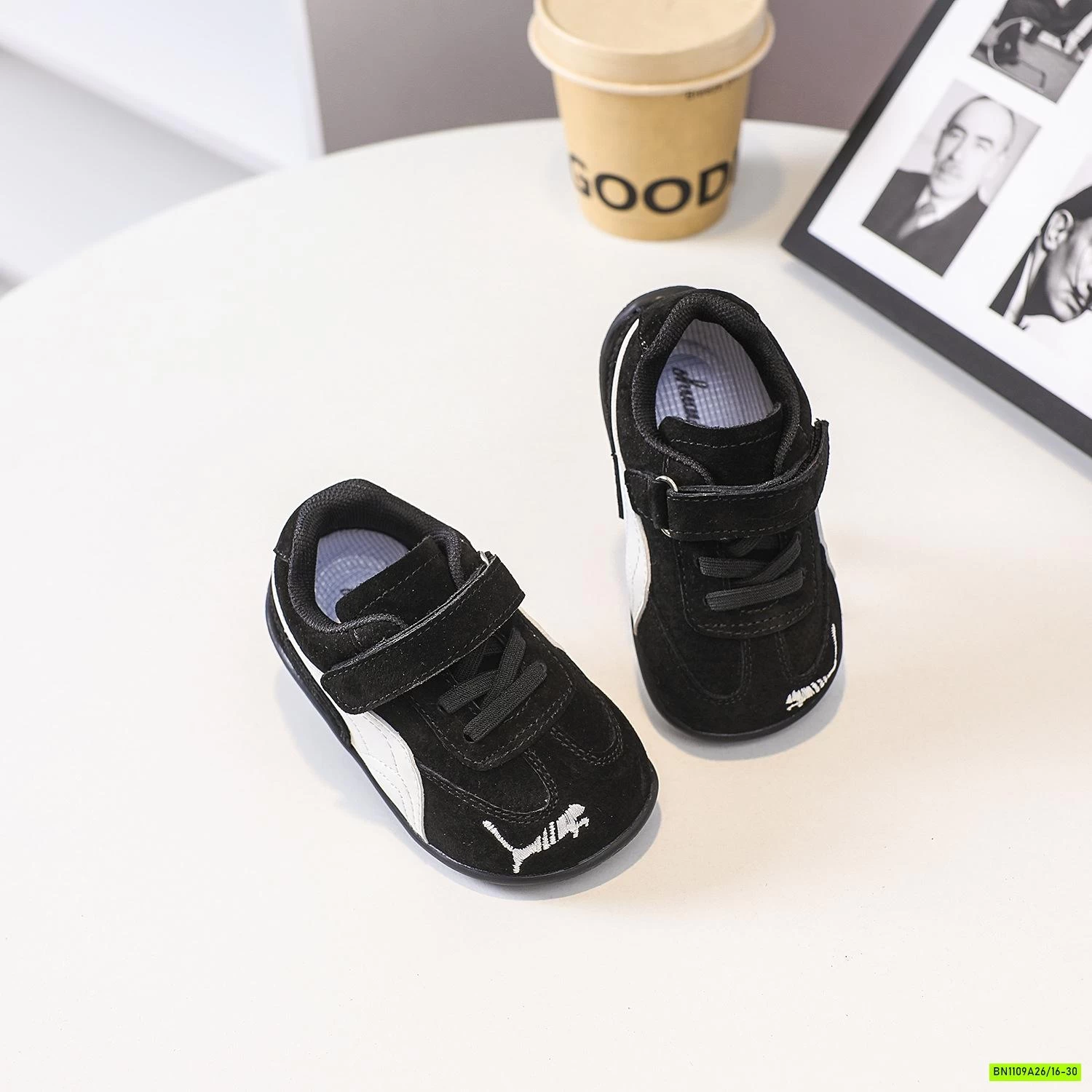 GIÀY DA LỘN THÊU LOGO QUAI DÁN