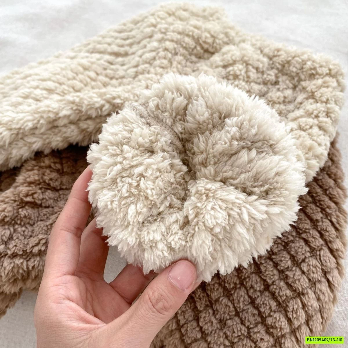 BỘ LÔNG THÊU PHỐI MÀU CỔ