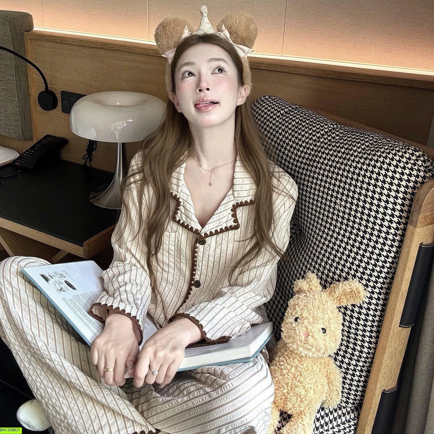 HOMEWEAR THU ĐÔNG NỮ MÀU NÂU VINTAGE