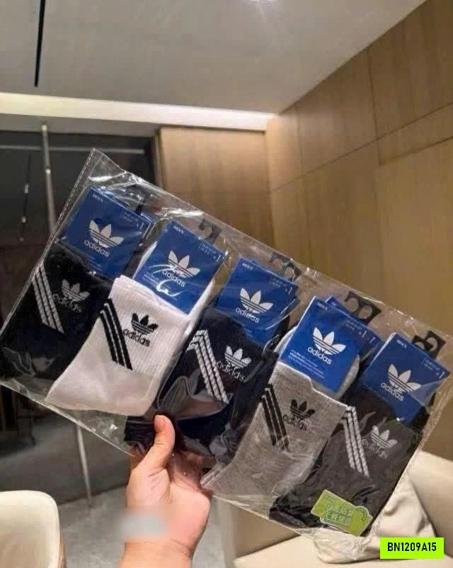 SET 10Đ TẤT THỂ THAO ADI....DA..S ORIGINALS