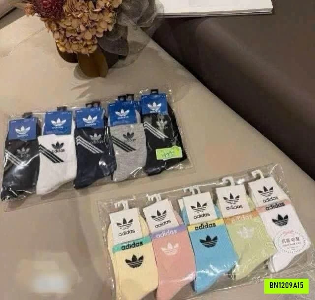 SET 10Đ TẤT THỂ THAO ADI....DA..S ORIGINALS