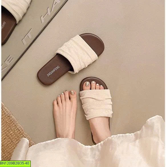 DÉP LÊ QUAI VẢI